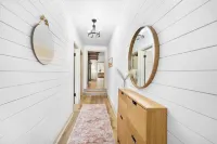 4BR, Dog Friendly, Fenced Yard and Walking Distance to Beach w/ Beach Supplies