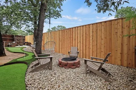 Backyard OASIS next to AT&T Stadium! Отели рядом с достопримечательностью «Университет Техас в Арлингтон»