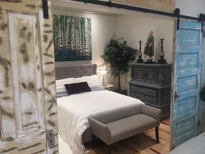 Sleep & Stay where Wild Bill Hickock and Calamity Jane played cards