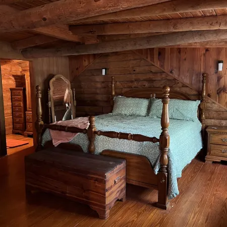 Cabin by the Bay A Unique Authentic Log Cabin by the Beach with Fenced Yard