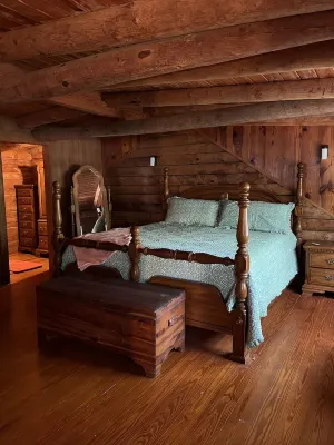 Cabin by the Bay A Unique Authentic Log Cabin by the Beach with Fenced Yard