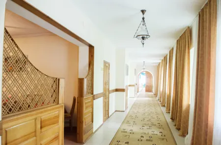 Пансионат Октябрь Отели рядом с достопримечательностью «Веревочный парк»