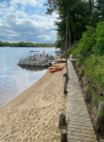 Lake-Front Lodging- Fisherman's Cove at the Blue Heron Retreat