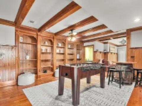 Big Canoe Mountain Home with Spectacular Mountain Views - Game room! โรงแรมในPickens County