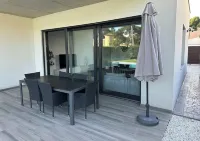 Villa with swimming pool 5 minutes walk from Mas Pinell beach!