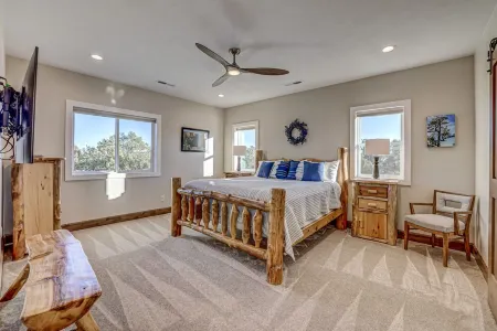 Zion Border 3,475 sq ft Retreat – 5Br En-Suite Baths, Trails & Canyon Views Отели рядом с достопримечательностью «Checkerboard Mesa»