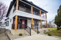 Modern 1 bedroom 1 bath apartment Hotels in Anderson