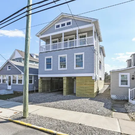 Brand New Manasquan Beach House, steps to beach!