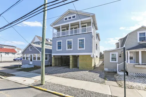 Brand New Manasquan Beach House, steps to beach!