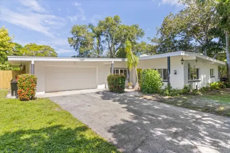 Fall in Love w This Gorgeous Pool Home Mins from Anna Maria! Pet Friendly, Too!