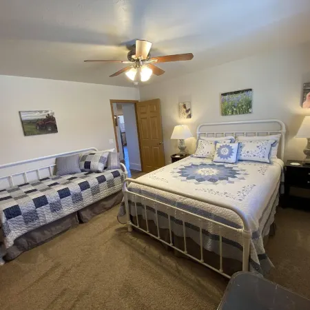 Quiet, comfortable, and central Cody location! Sleeps up to 5.