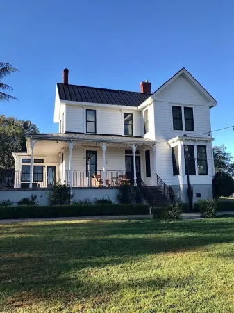 Beautiful 6 bedroom Historic Park Victorian