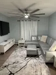 Fully Modern 3 Bedroom 65" Tvs Cable Bluetooth Speakers Etc Hotels in Islip