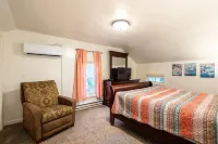 The Shepard Farmhouse on Acreage, a Private House