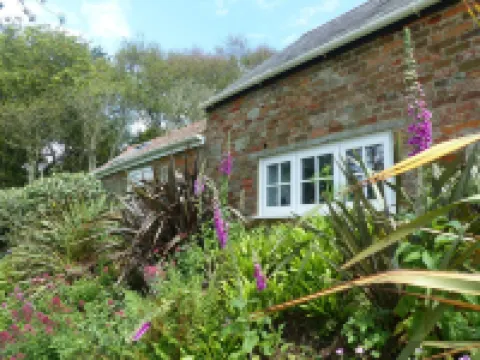 Idyllic rural retreat - Generous ferry discounts available