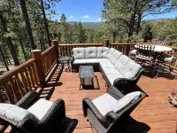 Walk to ski & trails! Luxury lodge, sleeps 17, hot tub, fire pit & fenced yard.
