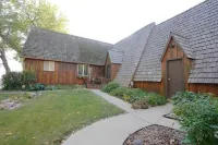 Lakefront Lake Poinsett Cottage with Private Beach Hotels in Hamlin County