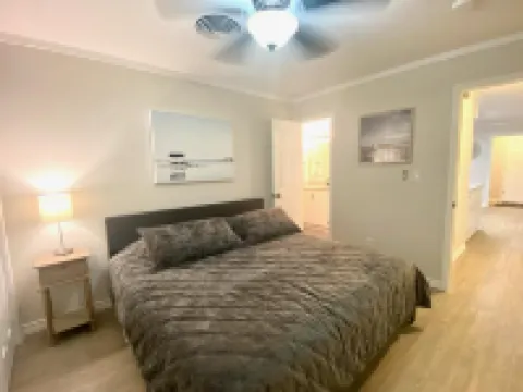 Midtown Escape - located in the heart of Graham, Texas Hotels in Graham