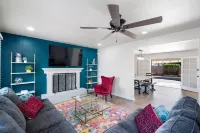 Desert Paradise w/ 2 masters, pool, & golf