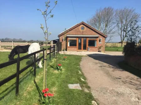 Cosy, Self-Contained Rural Bungalow – Peaceful Countryside Escape