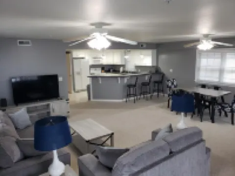 Bayfront Family Friendly 2BR on a Marina - Great Location & Beautiful Views!