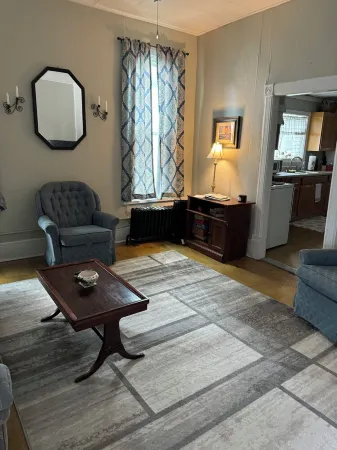 Charming 2-bedroom apartment with AC, WiFi in amazing Liberty