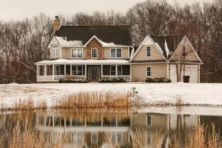 Peaceful Country Retreat 20 acres Private Pond