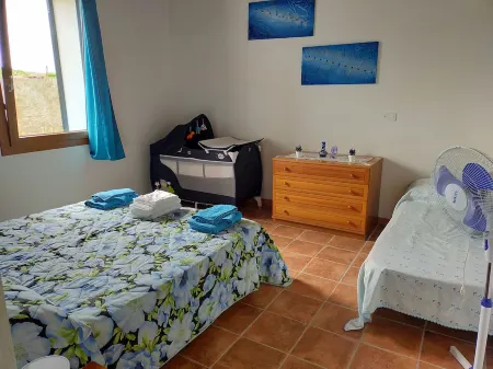 Old renovated farmhouse 300 meters from the sea