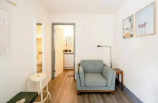 Convenient Studio w/ Queen bed - Prime Location in Little Italy!