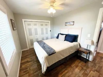 Sunset View 10 min to Gulf Coast Emerald Beaches - Pet-Friendly!