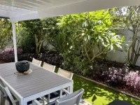 Birubi Blue. Walk to Beach. Pet Friendly. BBQ Area. Hotels in Anna Bay