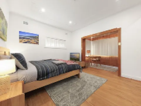 Bondi Beach is at your easy reach. Hotels in North Bondi