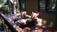 " Lake Privilege" Original Twain Harte Cabin fully updated, Sleeps 8,