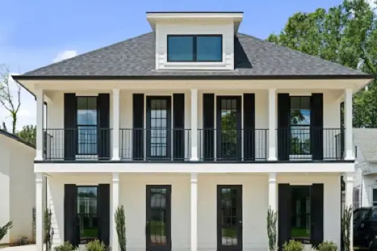 Downtown Hammond 2 Bedroom, 2 Bath Newer Condo