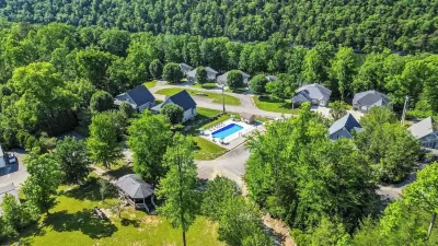 Welcome to “Relaxing on the Cumberland” – Your Perfect Cozy Escape