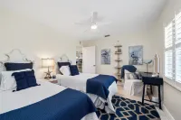 Mangrove Cove: Home With Private Beach Access