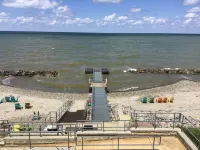 Lakeview Penthouse 406 3Br/2.5Bath. Rent 3 Get 4th Free Ask!- 2 King Bed Suites