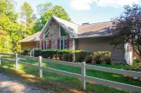 Bearadise Ridge-Hot tub-Fireplace-Fire pit-Amazing View