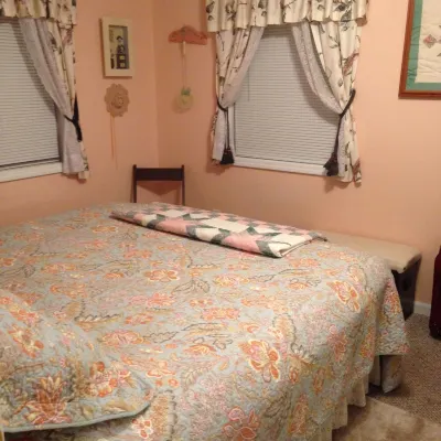 Private one bedroom, one bathroom, apartment with private entrance & hot tub