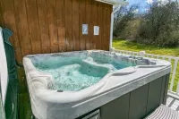 Relaxing Lakeview Retreat! Pool, Hot Tub, Firepit, Gameroom Perfect for Groups,