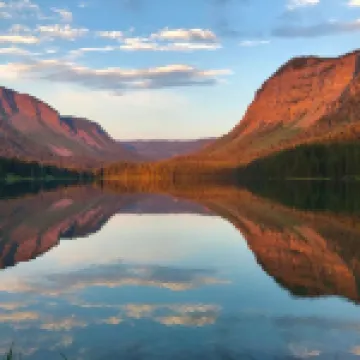 Stunning Cabin w/ Huge Deck & Amazing River Valley Views - WIFI