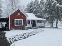 The Biketrail Bungalow-easily accessible and convenient to everything