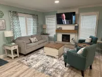 Newly Renovated Seahorse Cottage 2 blocks to Bay & 1/2 Mile to Downtown PSJ 3/2