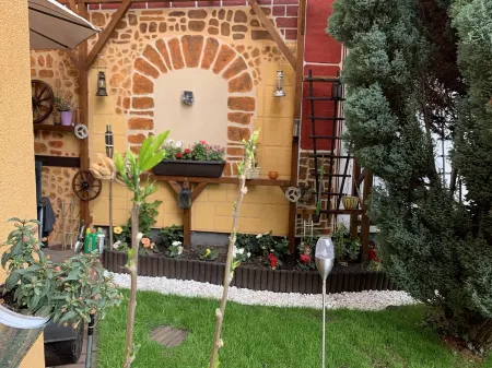 New! Stylish city apartment *Netflix,parking lot,close to BHF*