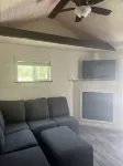Cozy Lakeside Cabin