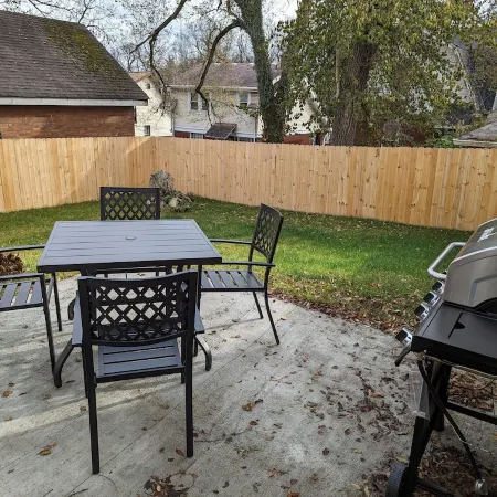 Bright and Spacious 5 BR Home Close to downtown. Pet-Friendly!
