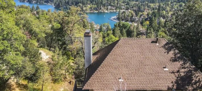 WOW! 4BR Cabin w/ EPIC Lake Views, Hot Tub, Lake Access. Arcade Games. Pets OK Hotels in Lake Arrowhead