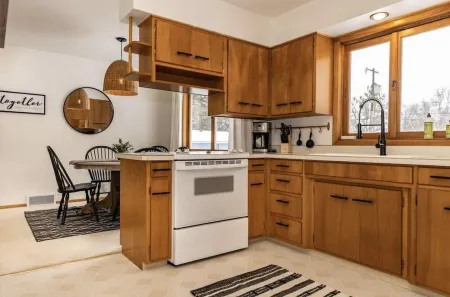 A Cozy Updated 3 Bedroom Home!