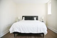 Spacious 2 BR Apartment 10 Minutes From Downtown in The Heart of Midtown