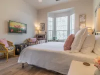 3-Acre Hill Country Retreat w/ Private Office Cabin & Fenced Yard Hotels in Spring Branch